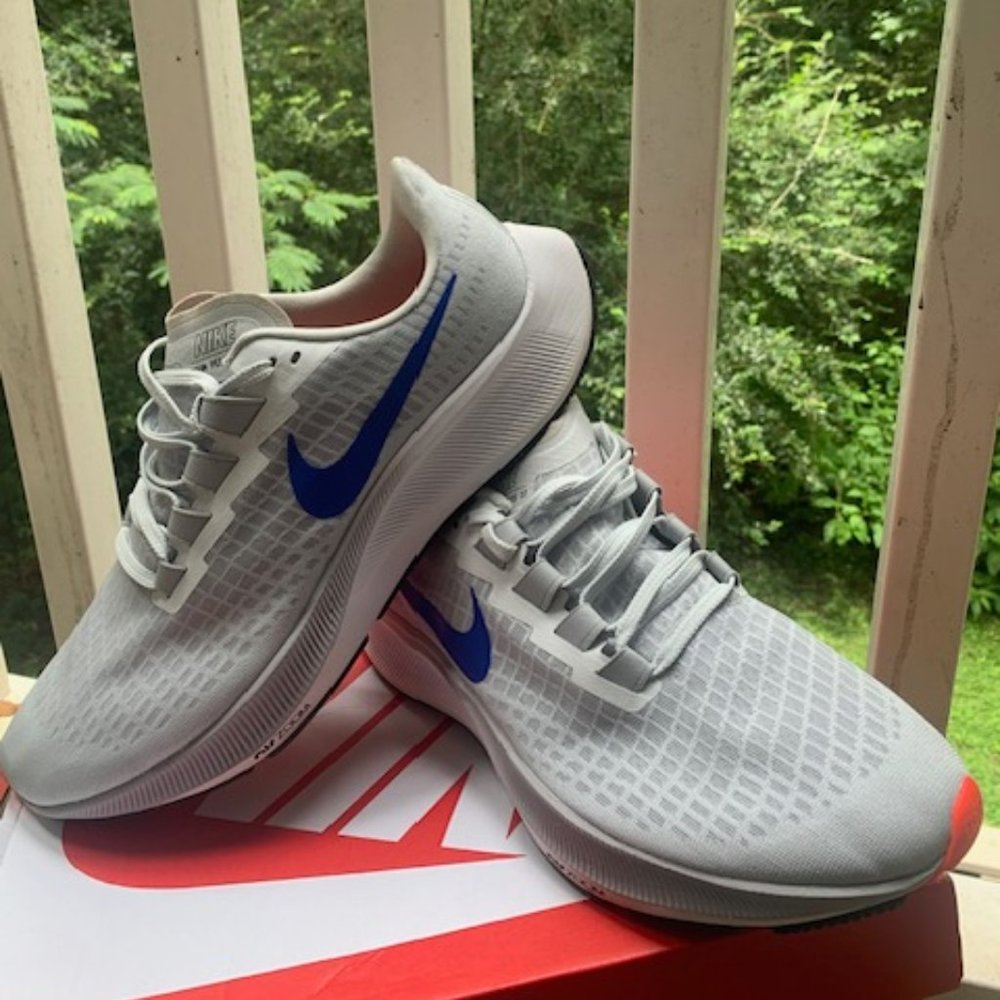 Pre-Owned : Nike Air Zoom Pegasus 37 - BQ9646 006 - Pure Platinum / Racer Blue -